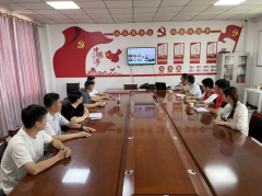 田间地头上的青年大夫：为土壤抽血化验